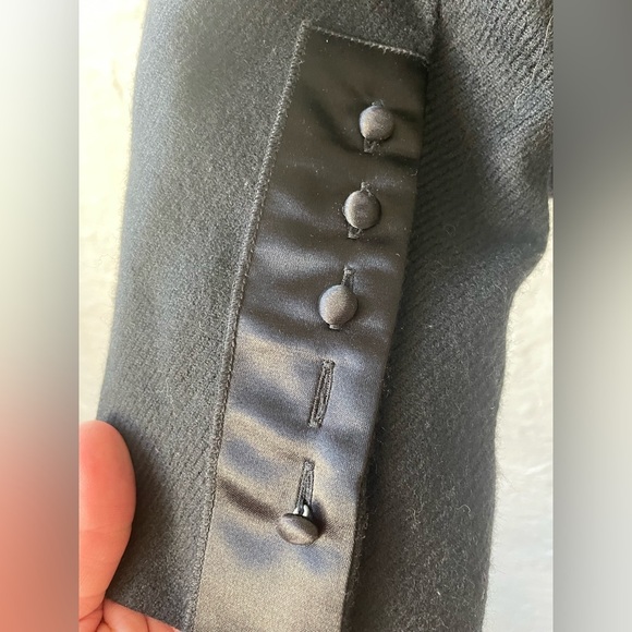 BCBG Black 100% Wool Military Jacket With Satin Trim And Ruffle Bottom Size L - Picture 10 of 10